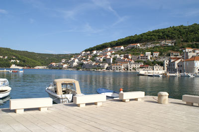 Einer der vielen kleinen Hfen auf Brac in Kroatien.